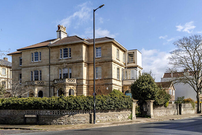 3 Bedroom Flat For Sale In Cambridge Park, Redland, Bristol, BS6