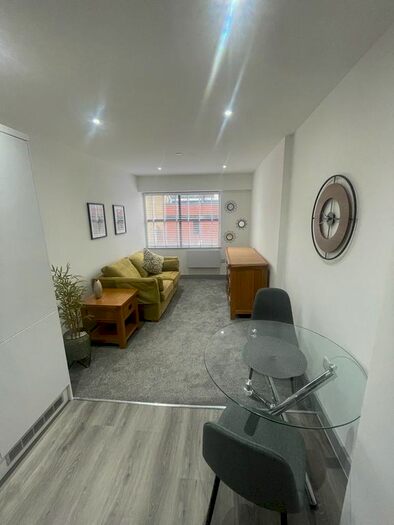 1 Bedroom Flat To Rent In Grosvenor House, Union Street, Wakefield, WF1