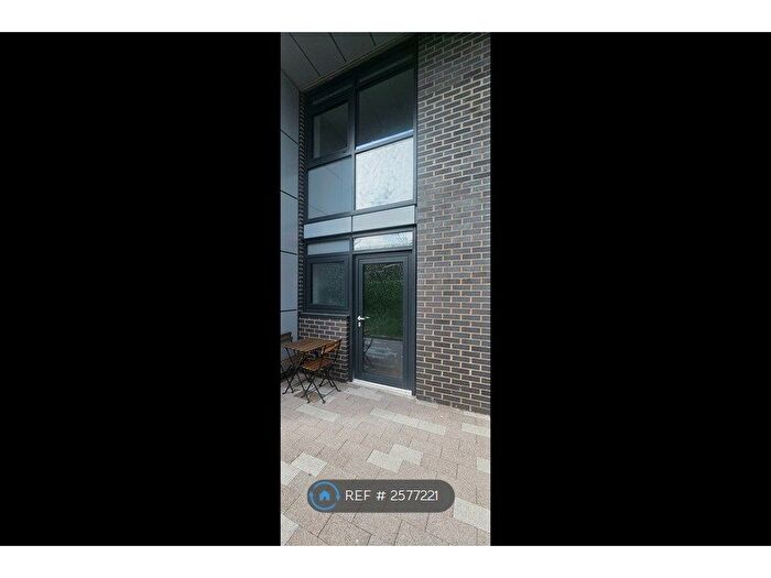 2 Bedroom Semi-Detached House To Rent In Furness Quay, Salford, M50