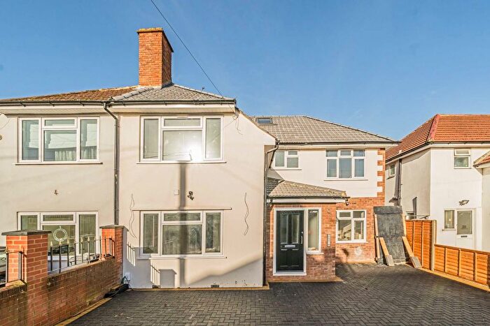 Studio To Rent In Wellington Avenue, Hounslow, TW3