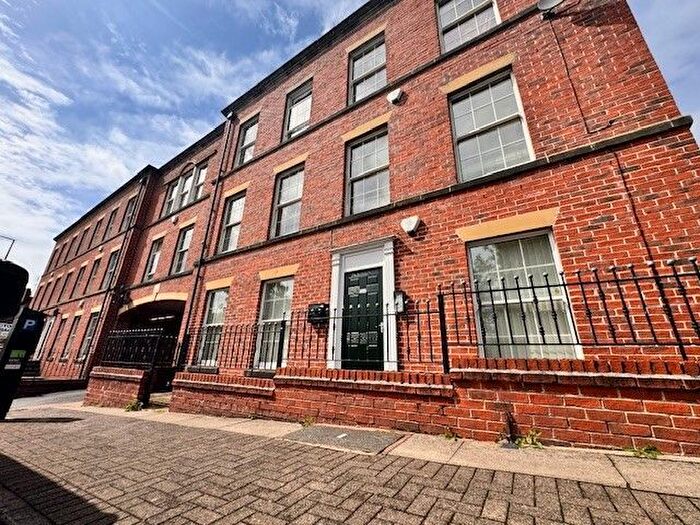 2 Bedroom Flat To Rent In Standishgate, Wigan, WN1