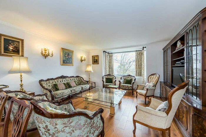 1 Bedroom Flat To Rent In Somerset Square, Holland Park, W14