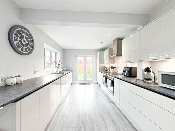 3 Bedroom Terraced House For Sale In Blundell Avenue, Cleethorpes, DN35