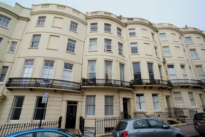 Studio To Rent In Brunswick Place, Hove, East Sussex, BN3
