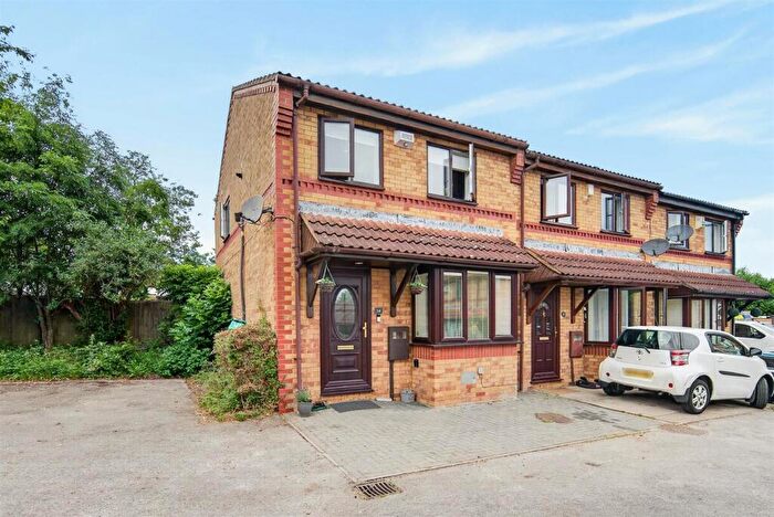 3 Bedroom End Of Terrace House For Sale In Rathbone Close, Crownhill, Milton Keynes, MK8