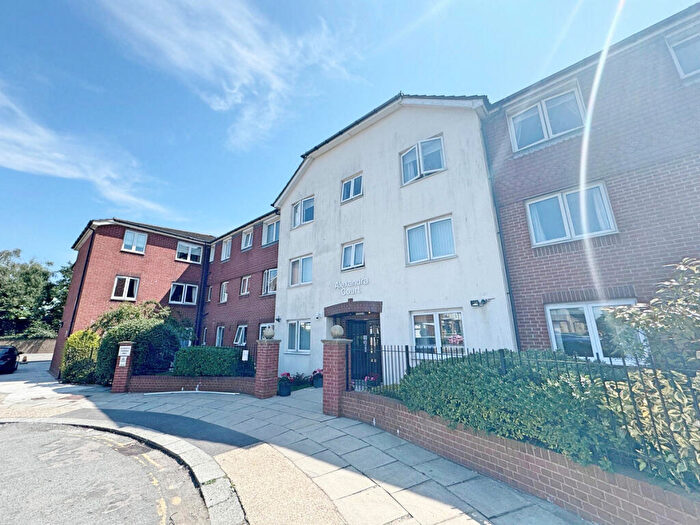 1 Bedroom Retirement Property For Sale In Alexandra Court, St Peters Close, Hove, BN3