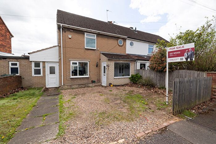 3 Bedroom Semi-Detached House For Sale In Smillie Road, Doncaster, DN11