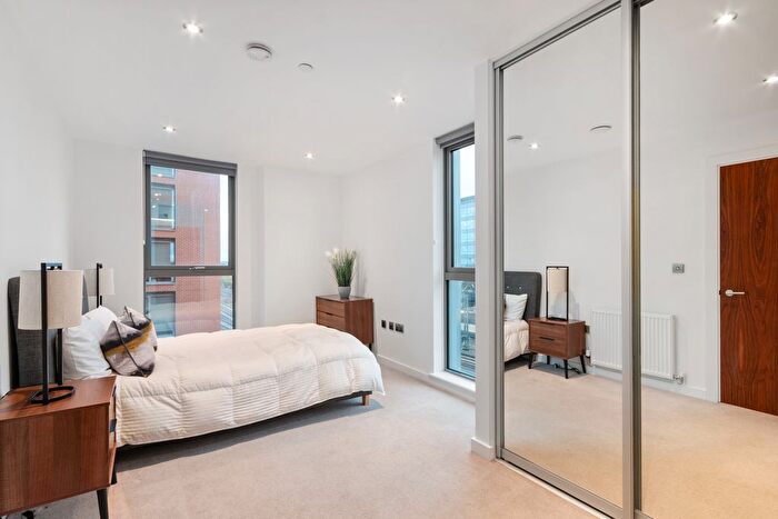 2 Bedroom Flat To Rent In Thames Quarter, Napier Road, Reading, RG1