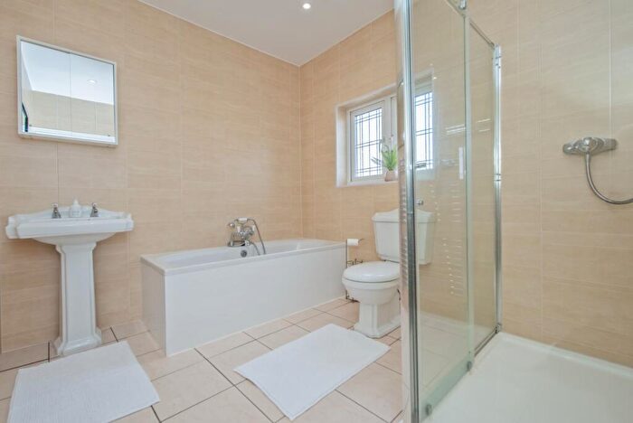 6 Bedroom Detached House For Sale In Bolton Hall Road, Wrose, Bradford, BD2