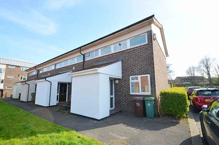 2 Bedroom End Of Terrace House To Rent In Brabazon Avenue, Wallington, SM6