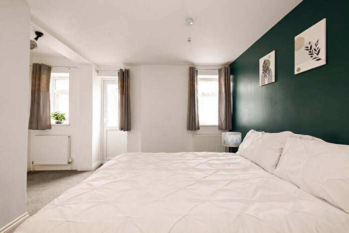 1 Bedroom Flat For Sale In St. Johns Lane, Bedminster, BS3