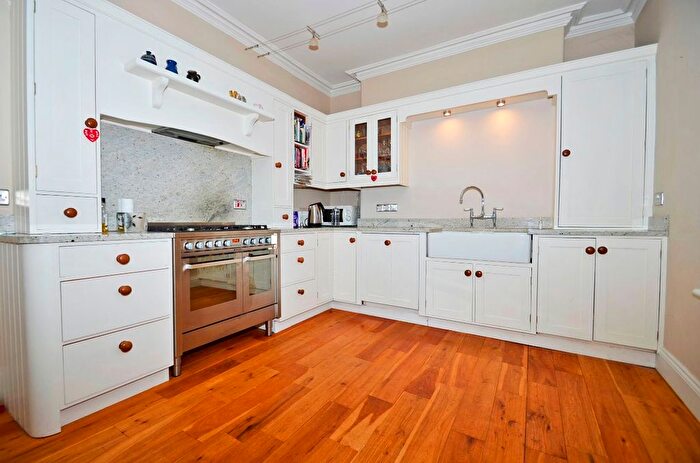 2 Bedroom Flat To Rent In College Grove, Malvern, WR14