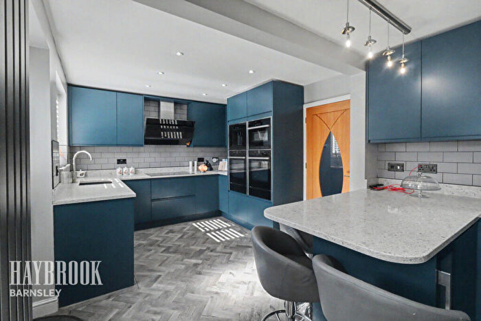 4 Bedroom Detached House For Sale In Manor House Close, Hoyland, S74