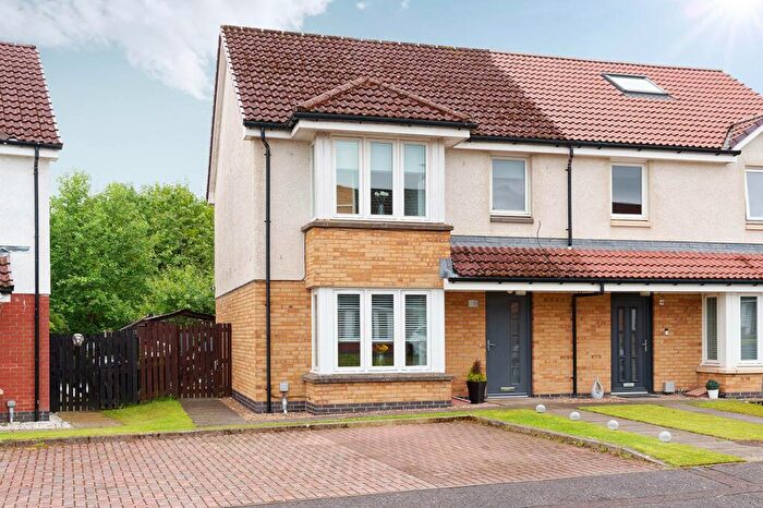 3 Bedroom Semi-Detached House For Sale In Jennings Gardens, Kilbirnie, KA25