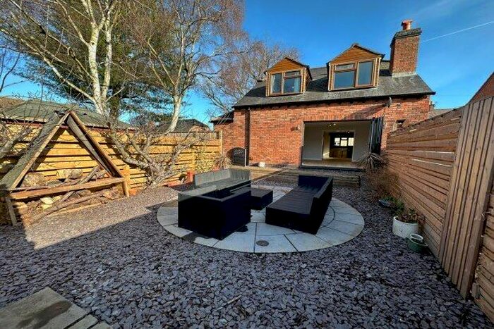 4 Bedroom Property To Rent In Castledine Avenue, Loughborough, LE12