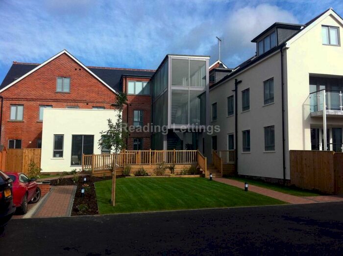 3 Bedroom Apartment To Rent In South View Avenue, Caversham, RG4