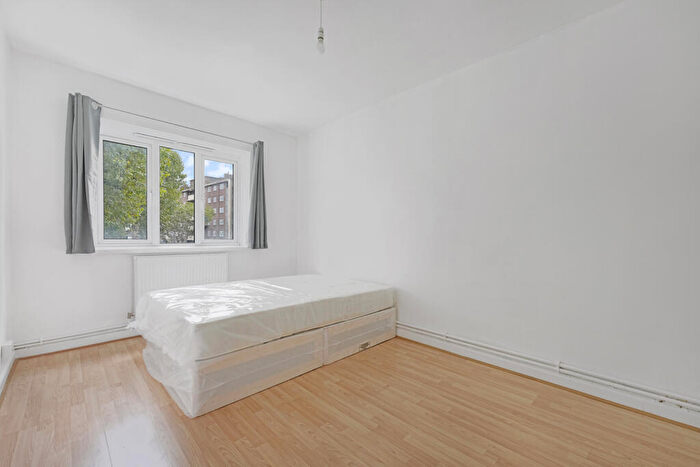 3 Bedroom Flat To Rent In Queensbridge Court, Queensbridge Road, E2