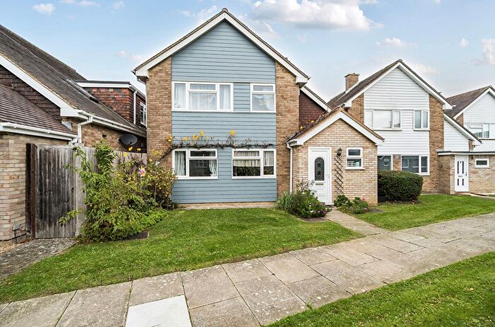 5 Bedroom Detached House For Sale In Avocet Walk, Gosport, Hampshire, PO13