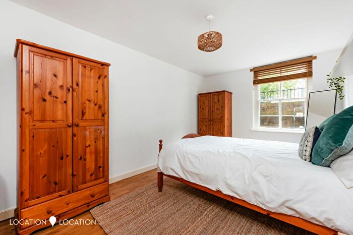 1 Bedroom Flat For Sale In Shacklewell Lane, London, E8
