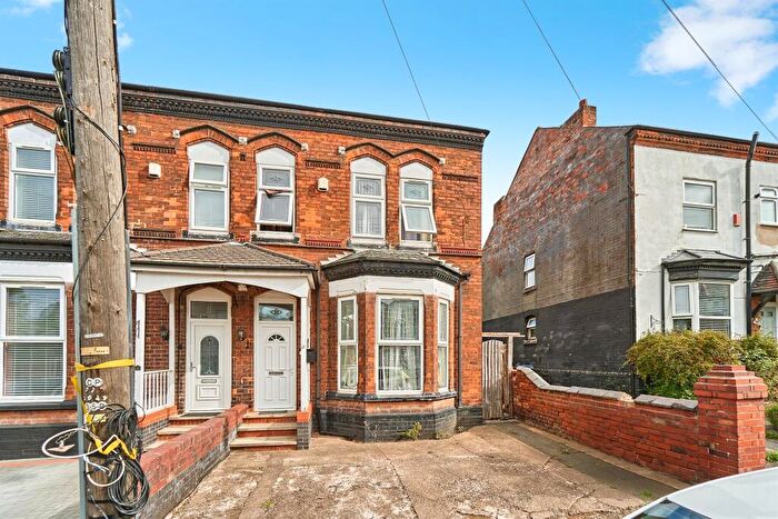 4 Bedroom Semi-Detached House For Sale In Vicarage Street, Oldbury, B68