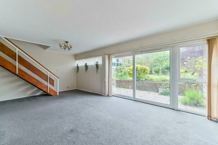 3 Bedroom Terraced House To Rent In Bracewood Gardens, East Croydon, Croydon, CR0