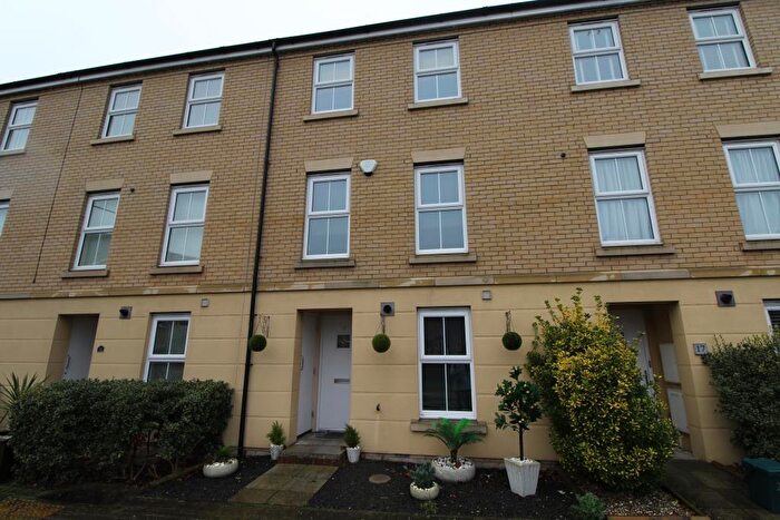 3 Bedroom Town House To Rent In The Nave, Basildon, Essex, SS15