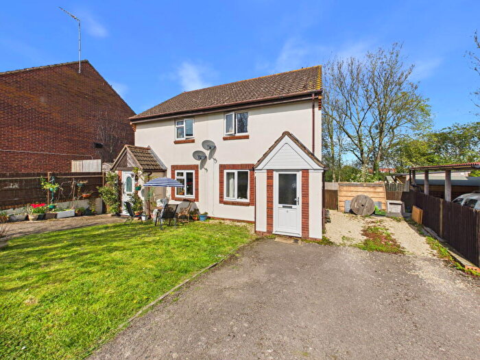 2 Bedroom Semi-Detached House For Sale In Allsopp Close, Newnham, GL14