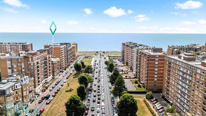2 Bedroom Apartment For Sale In Grand Avenue, Hove, BN3