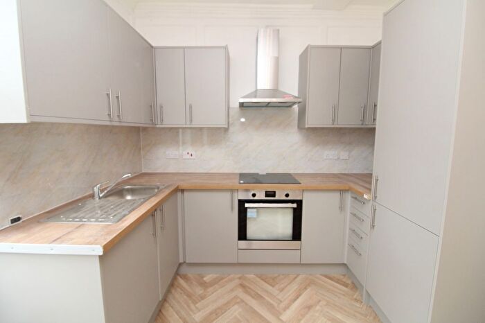 2 Bedroom Flat To Rent In Forge Lane, Gravesend, DA12
