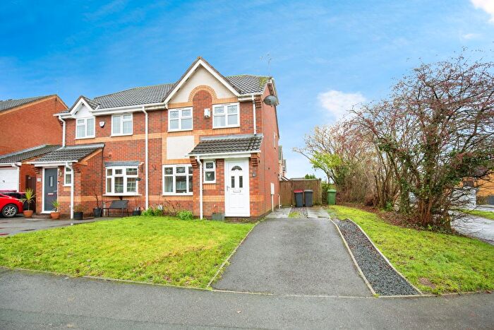 3 Bedroom Semi-detached House For Sale In Moor Road, Hartshill, CV10