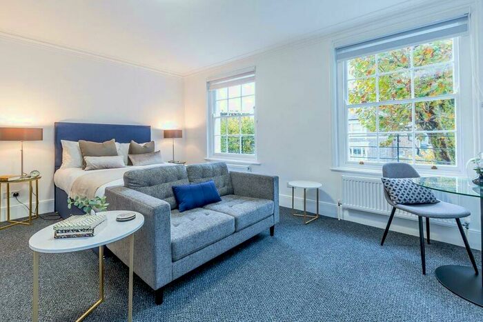 Flat To Rent In Gloucester Crescent, Regents Park / Camden, NW1