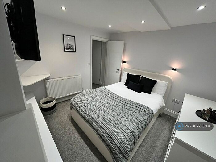 1 Bedroom Flat To Rent In East Parade, Harrogate, HG1