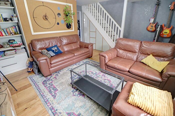 3 Bedroom End Of Terrace House For Sale In Lucerne Close, Chadderton, Oldham, OL9