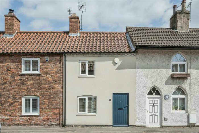 2 Bedroom Cottage To Rent In Church Street, Bawtry, Doncaster, DN10