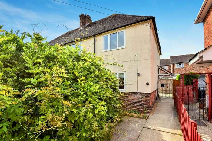 5 Bedroom Semi-Detached House To Rent In Shepherds Hill, GU2