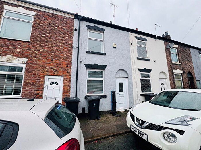 2 Bedroom Terraced House To Rent In Poplar Rd, Macclesfield, SK11