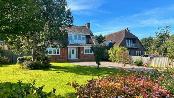 4 Bedroom Detached House For Sale In Waites Lane, Fairlight, TN35