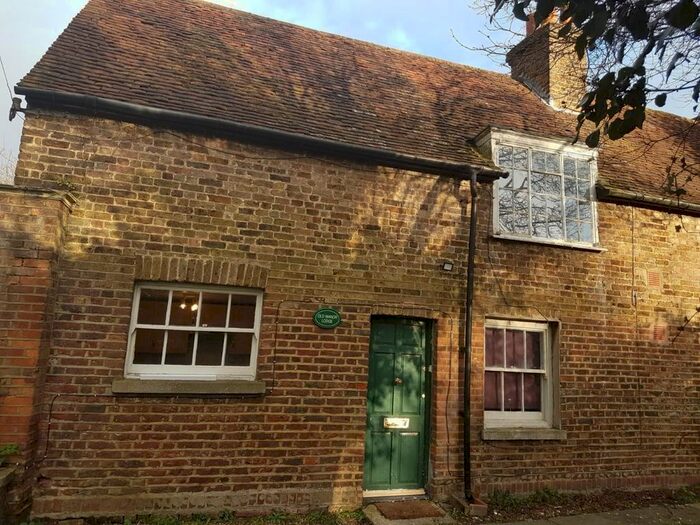 4 Bedroom Terraced House To Rent In Squires Bridge Road, Shepperton, TW17