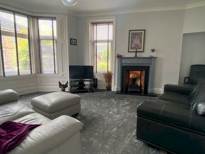 2 Bedroom Flat To Rent In Johnstone Drive, Rutherglen, G73