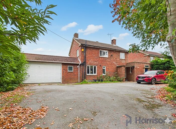 3 Bedroom Link Detached House For Sale In School View, Tunstall, Sittingbourne, Kent, ME9
