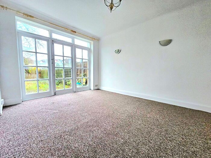 1 Bedroom Flat To Rent In Kenton Lane, Harrow, HA3