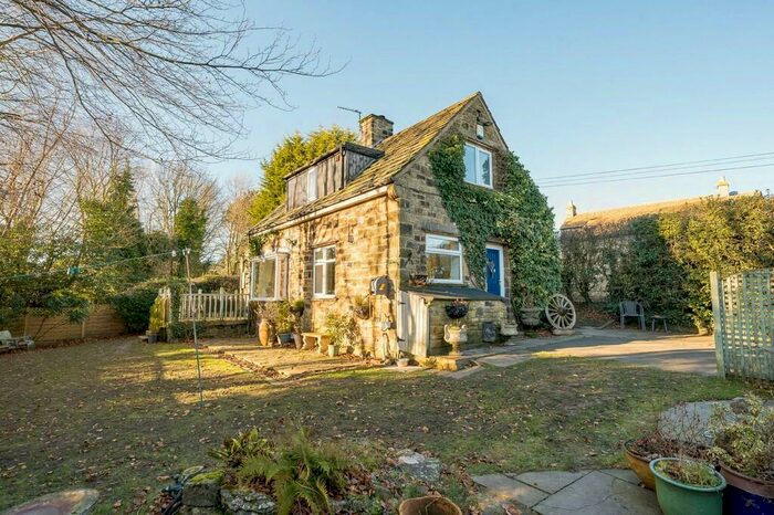 2 Bedroom Cottage For Sale In Smithy Cottage, Forge Lane, Wike, LS17