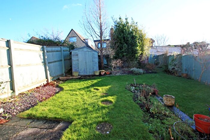 2 Bedroom Bungalow For Sale In Islay Crescent, Highworth, SN6