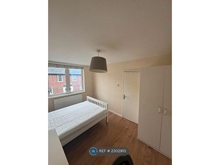 4 Bedroom Terraced House To Rent In Grand Union Crescent, Hackney, E8