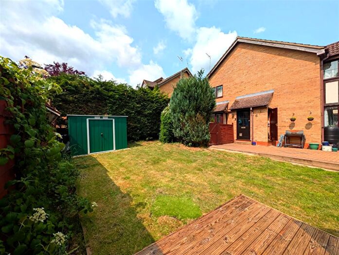 2 Bedroom Property To Rent In The Pastures, Hemel Hempstead, HP1