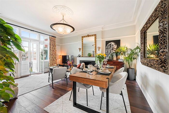 2 Bedroom Flat To Rent In Alexandra Court, Maida Vale, London, W9