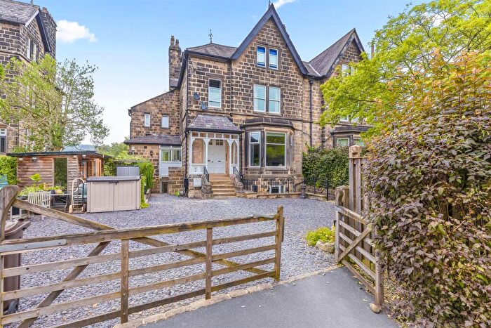 2 Bedroom Apartment For Sale In Skipton Road, Ilkley, LS29