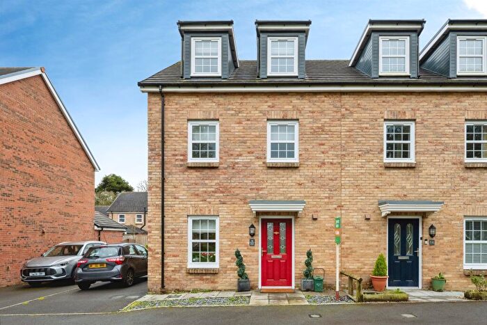 3 Bedroom Semi Detached House For Sale In Mansion Gardens, Penllergaer, Swansea, SA4