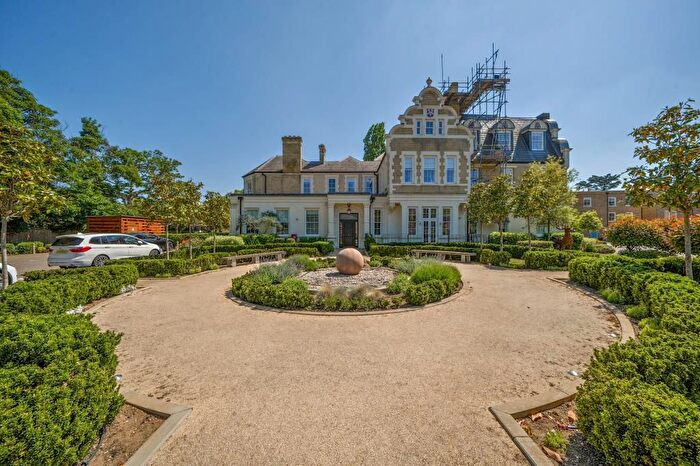 1 Bedroom Flat To Rent In Barrons Chase, Petersham/Richmond, TW10