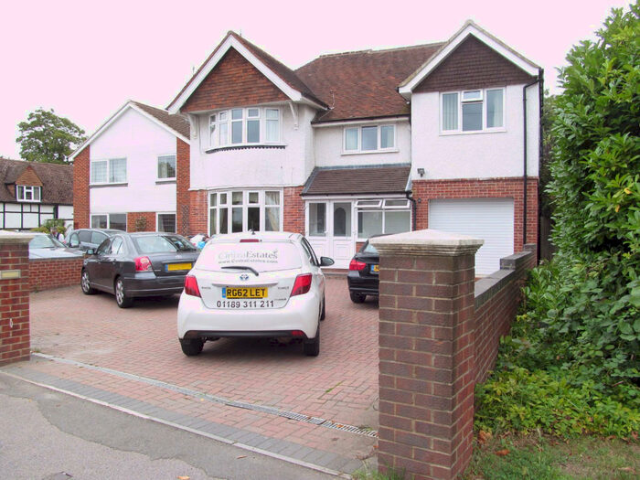 8 Bedroom Semi-Detached House To Rent In Church Road, Reading, Berkshire, RG6